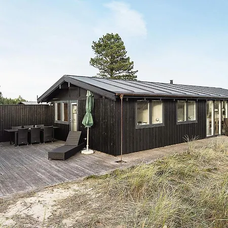 6 Person In Albaek-by Traum *